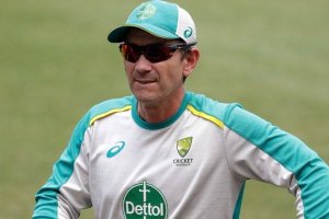 Australia coach justin langer in heated exchange with ca staff over bangladesh video