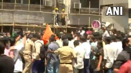 Rane supporters and yuvasena outside Narayan Rane house