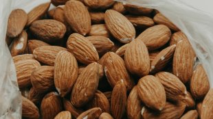 Almonds-Benefits (1)