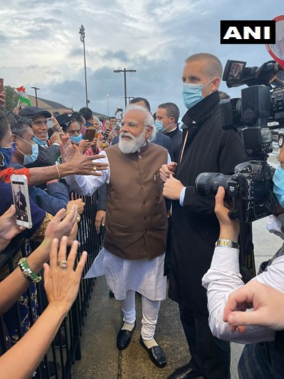 Indian Americans welcome PM Modi in Washington