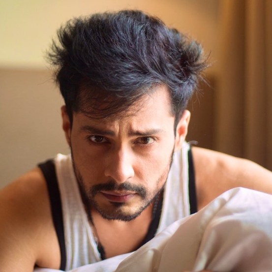 शार्दुल पंडित - 'बिग बॉस' फेम शार्दुल पंडित करोना काळात शार्दुलची बिकट परिस्थिती होती. त्याला काम मिळत नव्हते. त्याने आर्थिक अडचणींचा सामाना केला. याविषयी त्यांने एका मुलाखतीत सांगितले होते. (Photo Credit : Shardul Pandit Instagram)