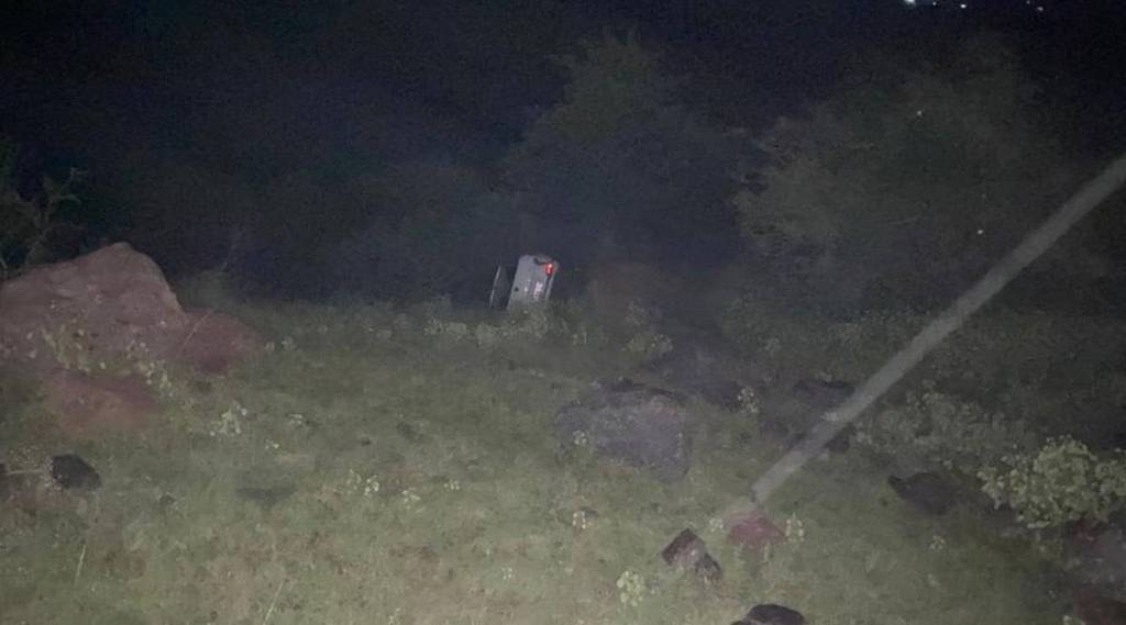 car crashed 150 feet deep valley Pune-Nashik highway