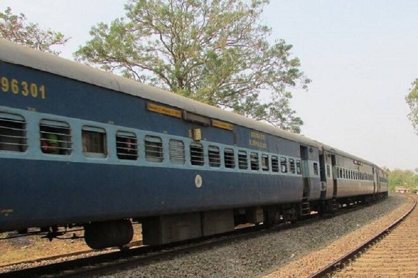 नगर-पुणे इंटरसिटी रेल्वेबाबत संघटनांचे दावे-प्रतिदावे