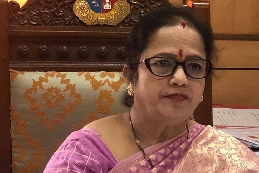 Mayor Kishori Pednekar reply to BJP from the pits in Mumbai