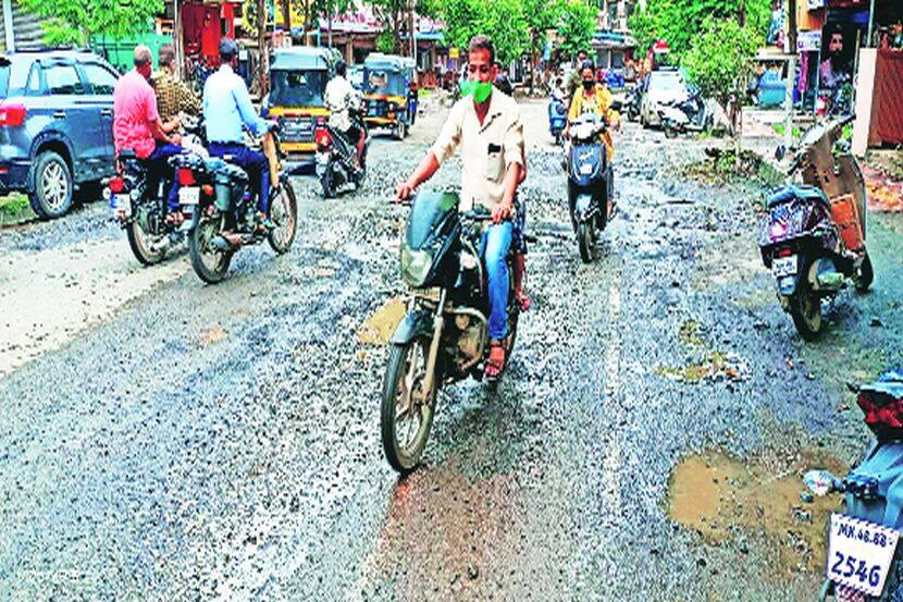 पालघरमधील रस्ते खड्डेमय