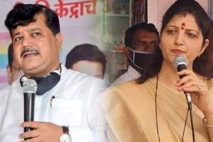 Rupali Chakankar aggressive against Praveen Darekar statement