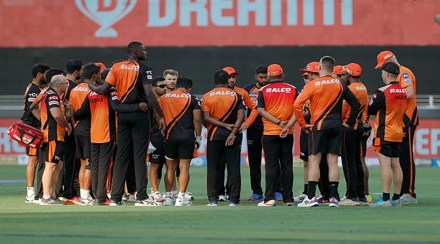 Sunrisers hyderabads cricketer sherfane rutherford returns home following fathers death