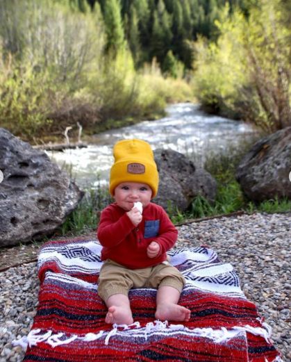 बेबी ब्रिग्गसने (Baby Briggs) इतक्या लहान वयात अलास्का, यल्लोस्टोन नॅशनल पार्कमधील कोल्हे, समुद्र अशा अनेक गोष्टी अनुभवल्या आहेत.