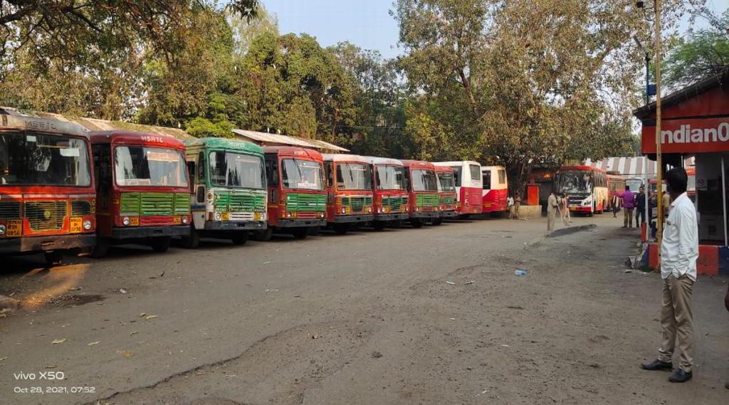 Six ST depots in Palghar division closed due to indefinite hunger strike of ST workers