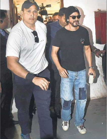 Shah Rukh Khan personal bodyguard Ravi Singh Salary interesting Facts Information and Bond With King Khan