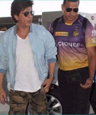 Shah Rukh Khan personal bodyguard Ravi Singh Salary interesting Facts Information and Bond With King Khan