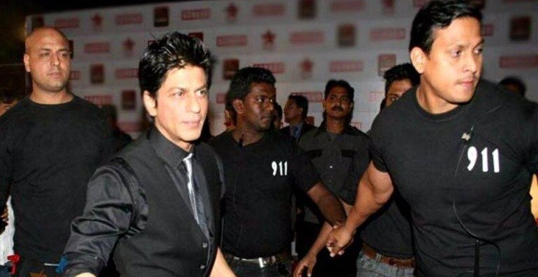 Shah Rukh Khan personal bodyguard Ravi Singh Salary interesting Facts Information and Bond With King Khan