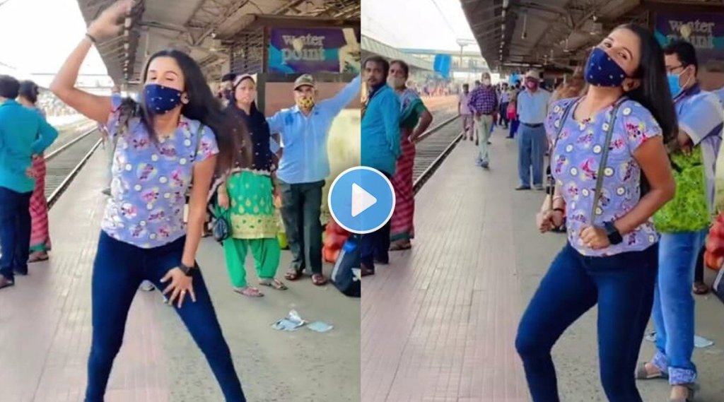 girl-danced-on-railway-station-trending