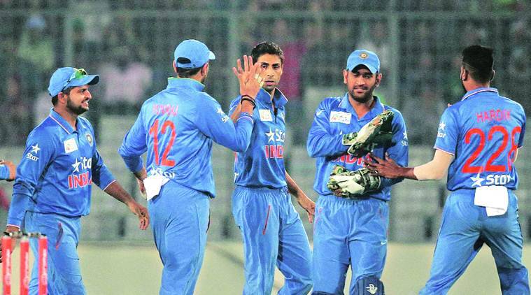 २०१६ टी २० वर्ल्डकपचा सामना कोलकाताच्या ईडन गार्डनवर खेळला गेला. या सामन्यात पाकिस्तान विजयासाठी ११९ धावांचं आव्हान दिलं होतं. हे लक्ष्य भारताने ४ गडी गमवून पूर्ण केलं होतं. (Photo- Indian Express)