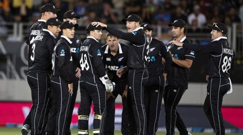 टी वर्ल्डकप (२०१४) स्पर्धेत न्यूझीलंड संघाने श्रीलंकेविरूद्ध खेळताना अवघ्या ६० धावा केल्या होत्या. न्यूझीलंडने नाणेफेक जिंकत गोलंदाजीचा निर्णय घेतला होता. श्रीलंकेचा संपूर्ण संघ ११९ धावांवर बाद झाला. तर न्यूझीलंडचा संघ ६० धावाच करू शकला. (Photo- Indian Express)