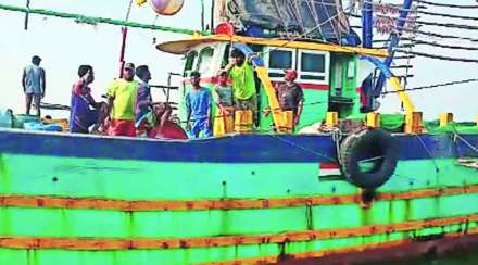 पर्ससीन बोटींचा पुन्हा उच्छाद; पालघर जिल्ह्यातील मच्छीमारांमध्ये असंतोष