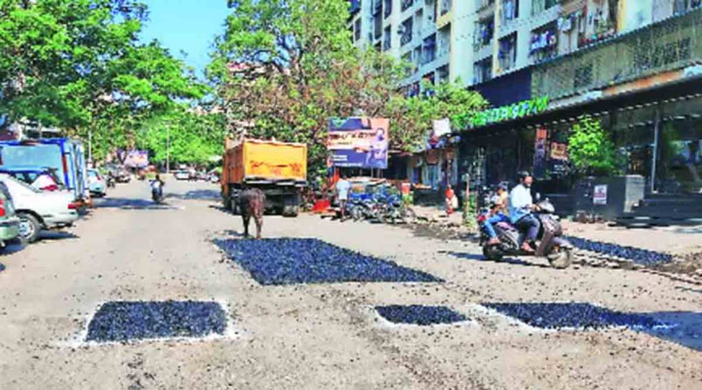 रस्ते दुरुस्तीला सुरुवात, पण ठिगळ लावण्याचे प्रकार