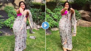 women-dance-in-saree-to-manike-mage-hithe