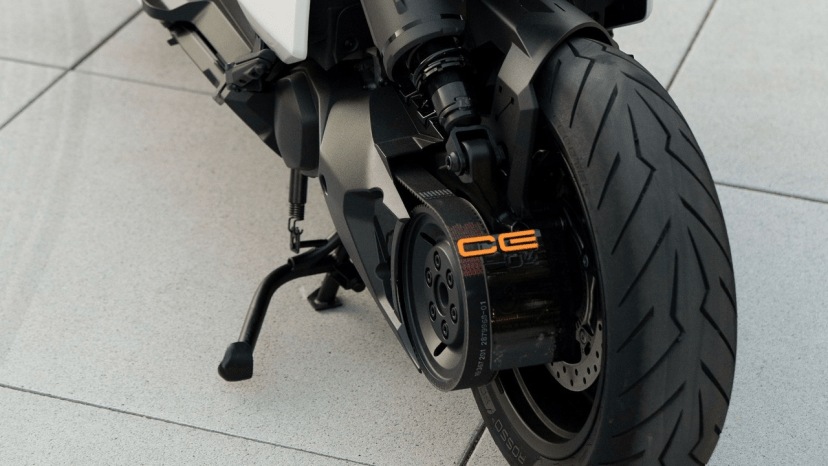 बीएमडब्ल्यू CE-04 इलेक्ट्रिक स्कूटरची तुलना यामाह XMAX, बीएमडब्ल्यू C400 सारख्या पेट्रोलवर चालणाऱ्या स्कूटरशी केली जाण्याची शक्यता आहे. (Photo- bmw motorcycles)