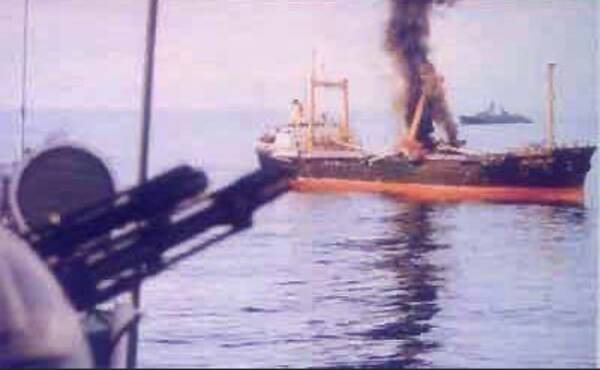 ऑपरेशन कॅक्टस दरम्यान, आयएनएस गोदावरीवरुन हिंद महासागरातील प्रोग्रेस लाइटवर गोळीबार केला होता (फोटो क्रेडिट: Historical photos of Maldives/Facebook)