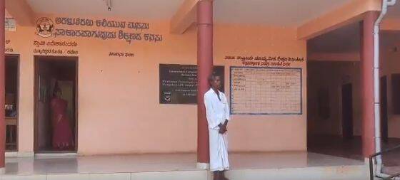 An orange vendor who built a school with his earnings Story of Padma Shri awardee Harekala Hajabba