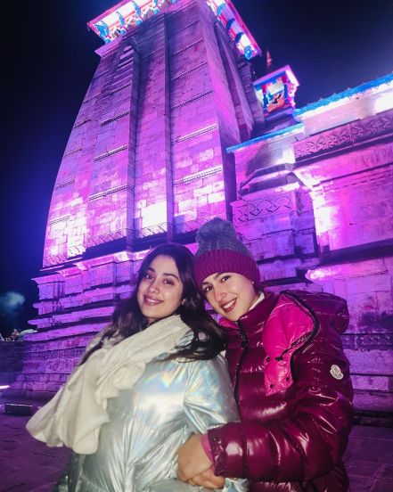 Janhvi Kapoor Sara Ali Khan Kedarnath Temple Photos