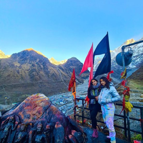 Janhvi Kapoor Sara Ali Khan Kedarnath Temple Photos