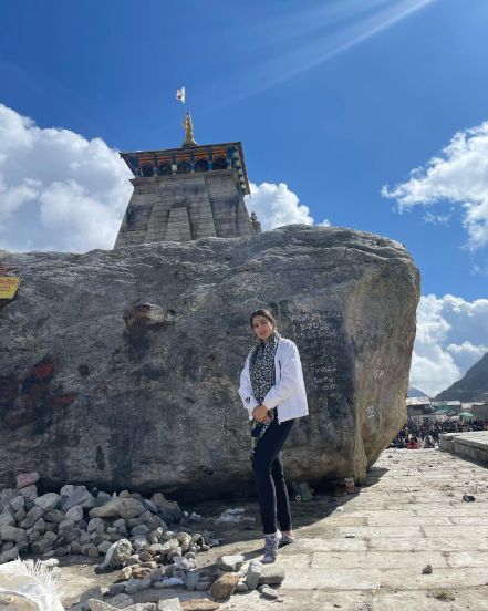 Janhvi Kapoor Sara Ali Khan Kedarnath Temple Photos