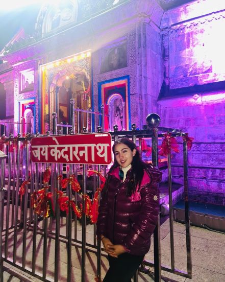 Janhvi Kapoor Sara Ali Khan Kedarnath Temple Photos