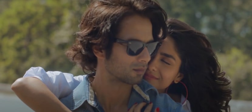 Jersey Official Trailer Shahid Kapoor Mrunal Thakur Story Photos of Lead Actress 