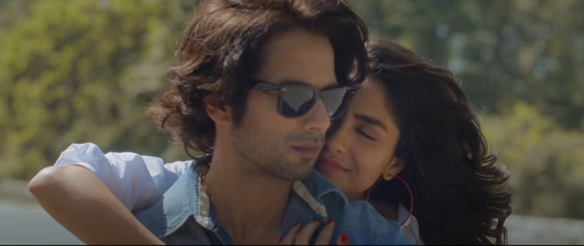 Jersey Official Trailer Shahid Kapoor Mrunal Thakur Story Photos of Lead Actress 
