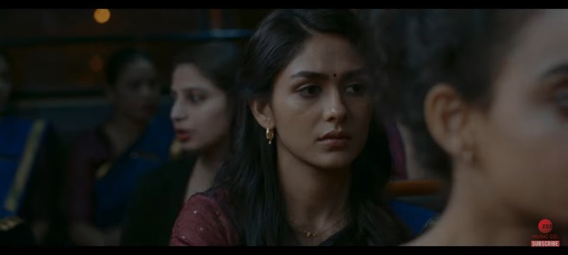 Jersey Official Trailer Shahid Kapoor Mrunal Thakur Story Photos of Lead Actress 