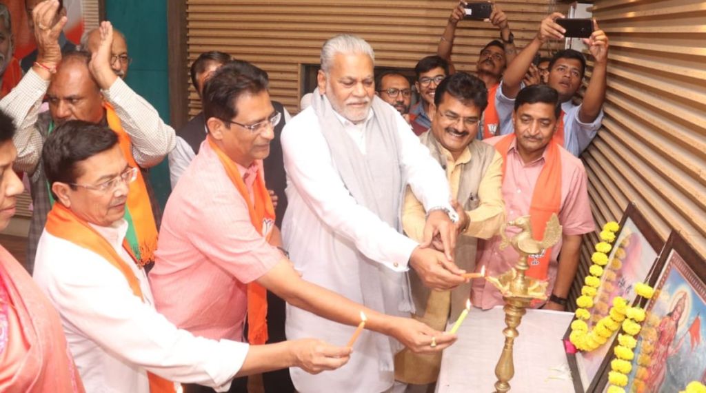 Union Minister Parshottam Rupala, केंद्रीय मंत्री पुरुषोत्तम रुपाला, Fish, Goddess Laxmi,