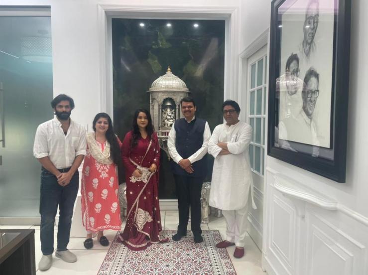 Inside Photos Raj Thackeray Devendra fadnavis meeting at his new home shivtirtha