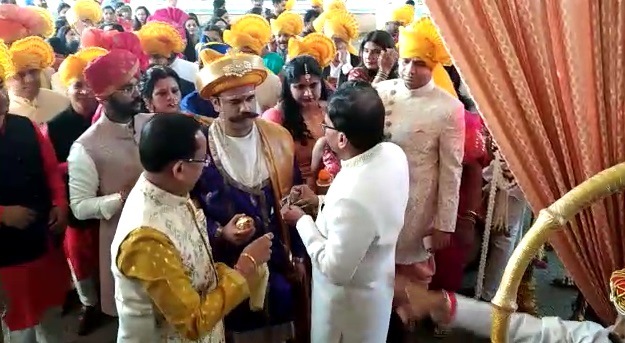 Sanjay Raut Daughter Wedding