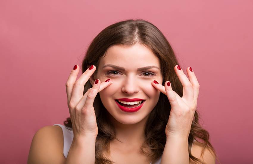 Twitching-Of-Eyes-signs