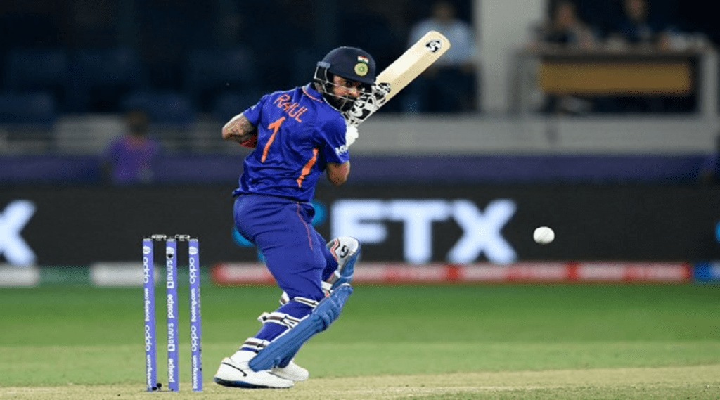 T20 WC IND VS SCO: मोक्याच्या सामन्यात केएल राहुलची बॅट तळपली; झळकावलं वेगवान अर्धशतक