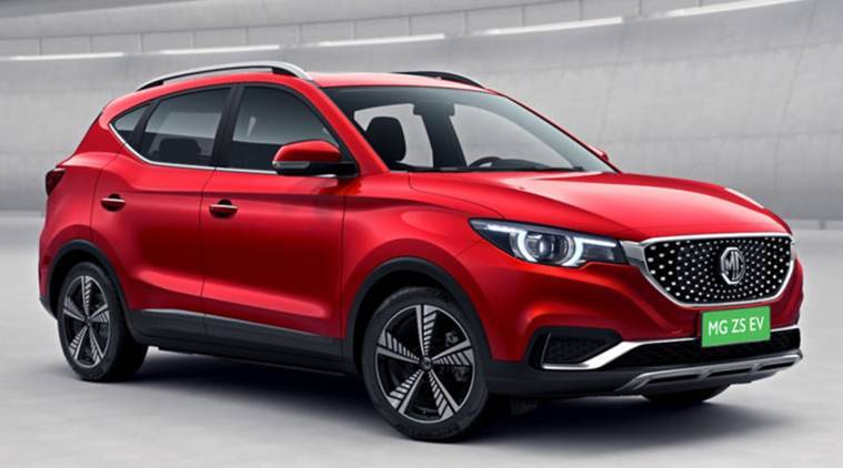 MG Motors या काही वर्षे जुन्या कंपनीच्या MG ZS EV इलेक्ट्रिक गाडीनं देशाच्या बाजारपेठेतही आपला दबदबा निर्माण केला आहे. या वर्षी एप्रिल-सप्टेंबरमध्ये कंपनीने १,७८९ युनिट्सची विक्री केली आहे. गेल्या वर्षी फक्त ५११ युनिट्स होतीMG ZS EV च्या विक्रीत २५०% वाढ झाली आहे. सुमारे २१ लाख रुपयांपासून सुरू होणारी ही इलेक्ट्रिक कार एका चार्जमध्ये ३४० किमीपर्यंत जाते. (Photo- Indian Express)