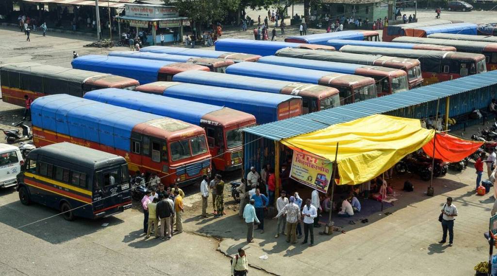 संपकरी कर्मचाऱ्यांविरोधात कामगार न्यायालयात दावा ; महामंडळाचे विभाग नियंत्रकांना निर्देश