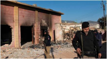 पाकिस्तानात हल्ला झालेल्या मंदिरात सरन्यायाधीशांच्या उपस्थितीत दिवाळी