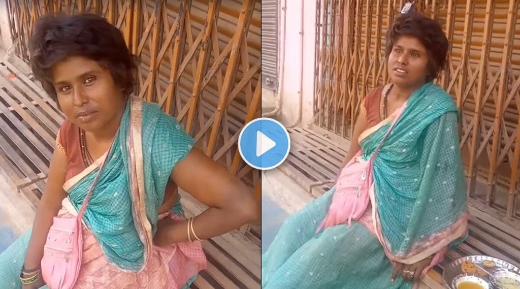 woman-begging-on-varanasi-ghat-speaks-english-viral-video