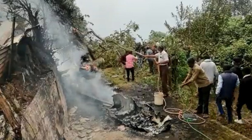 ३ वाजून ८ मिनिटं - ११ मृतदेह ताब्यात घेण्यात आले