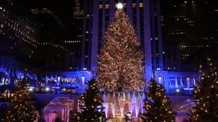 CHRISTMAS-SEASON-ROCKEFELLER-TREE