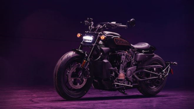 हार्ले-डेव्हिडसन स्पोर्टस्टर एस खूपच मस्क्यूलर दिसते. त्याची सोलो सीट हार्ले-डेव्हिडसनच्या XR750 फ्लॅट ट्रॅकरपासून प्रेरित आहे. (Photo-Harley-Davidson Website)