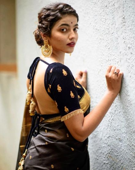 Rohit Raut Juilee Joglekar Kelvan Photos