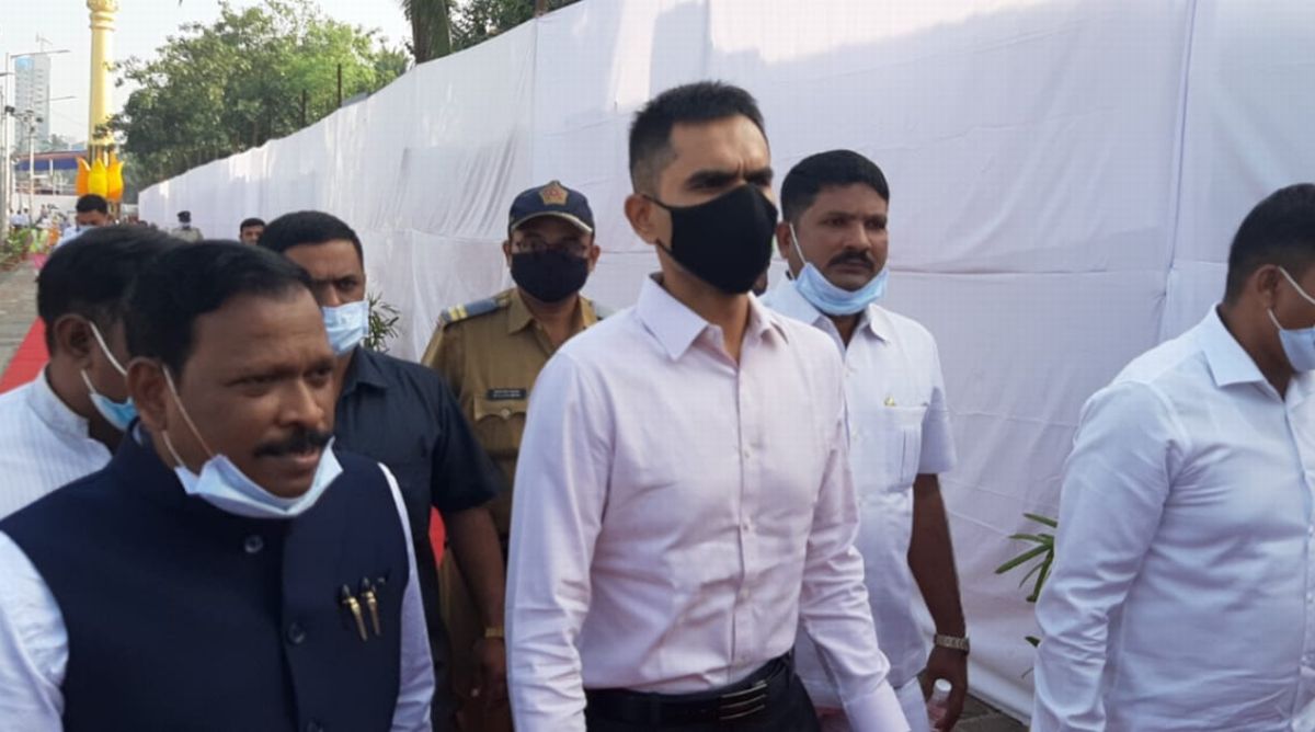 समीर वानखेडेंकडून चैत्यभूमीवर जाऊन बाबासाहेबांना अभिवादन; बाहेर पडताना झालेल्या घोषणांमुळे वाद