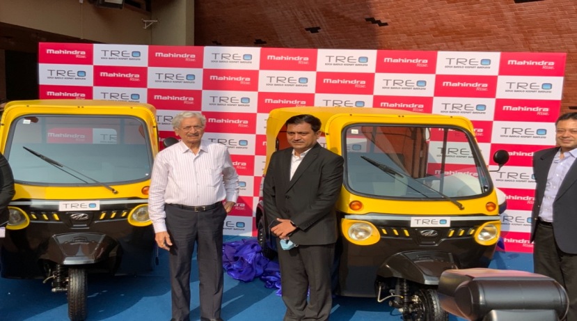 महिंद्रा कंपनीने ट्रिओ नावाची इलेक्ट्रिक रिक्षा बाजारात आणली आहे. या रिक्षाची किंमत दोन लाख रुपये इतकी असेल. प्रत्येक किलोमीटरमागे केवळ पन्नास पैसे खर्च येणार आहे.