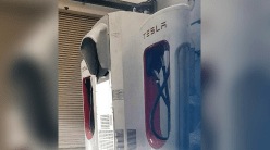 भारतात टेस्ला कंपनीचे सुपरचार्जर बसवण्यास सुरूवात!; इलेक्ट्रिक कार आणण्याची तयारी