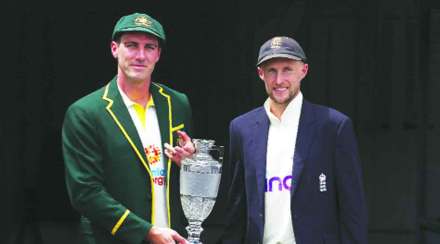 अ‍ॅशेस कसोटी क्रिकेट मालिका : ऑस्ट्रेलिया-इंग्लंड द्वंद्वात कर्णधारांच्या कामगिरीकडे लक्ष