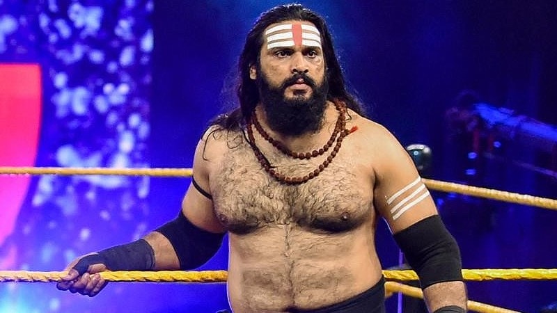 भारतीय वंशाचा वीर महानने WWE RAWमध्ये प्रवेश केला आहे. WWEनेच याची घोषणा केली.